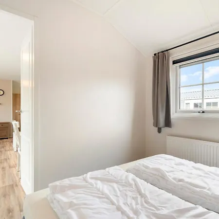 Luttikduin Nr 20 - Aan Zee